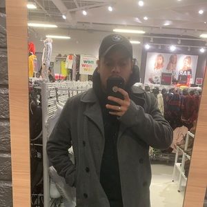 Meet your Posher, Max